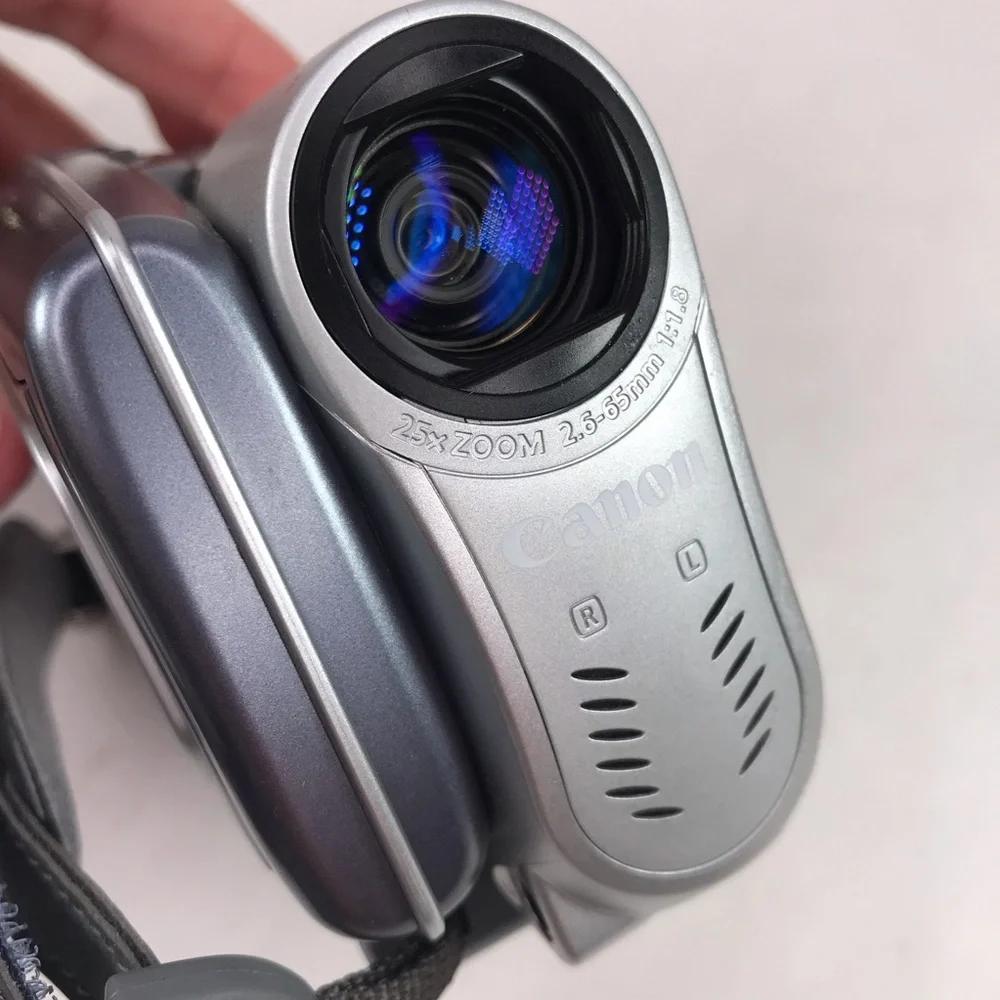 Canon DC100 DVD Camcorder 25x Optical Zoom Battery Charging Cord Tested Works